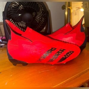 Adidas Predator size 5 soccer cleats